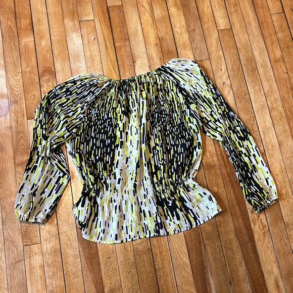 Ellen Tracy Women’s Black and yellow patterned balloon sleeve blouse size m - Picture 7 of 7